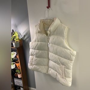 White puffer vest NEW